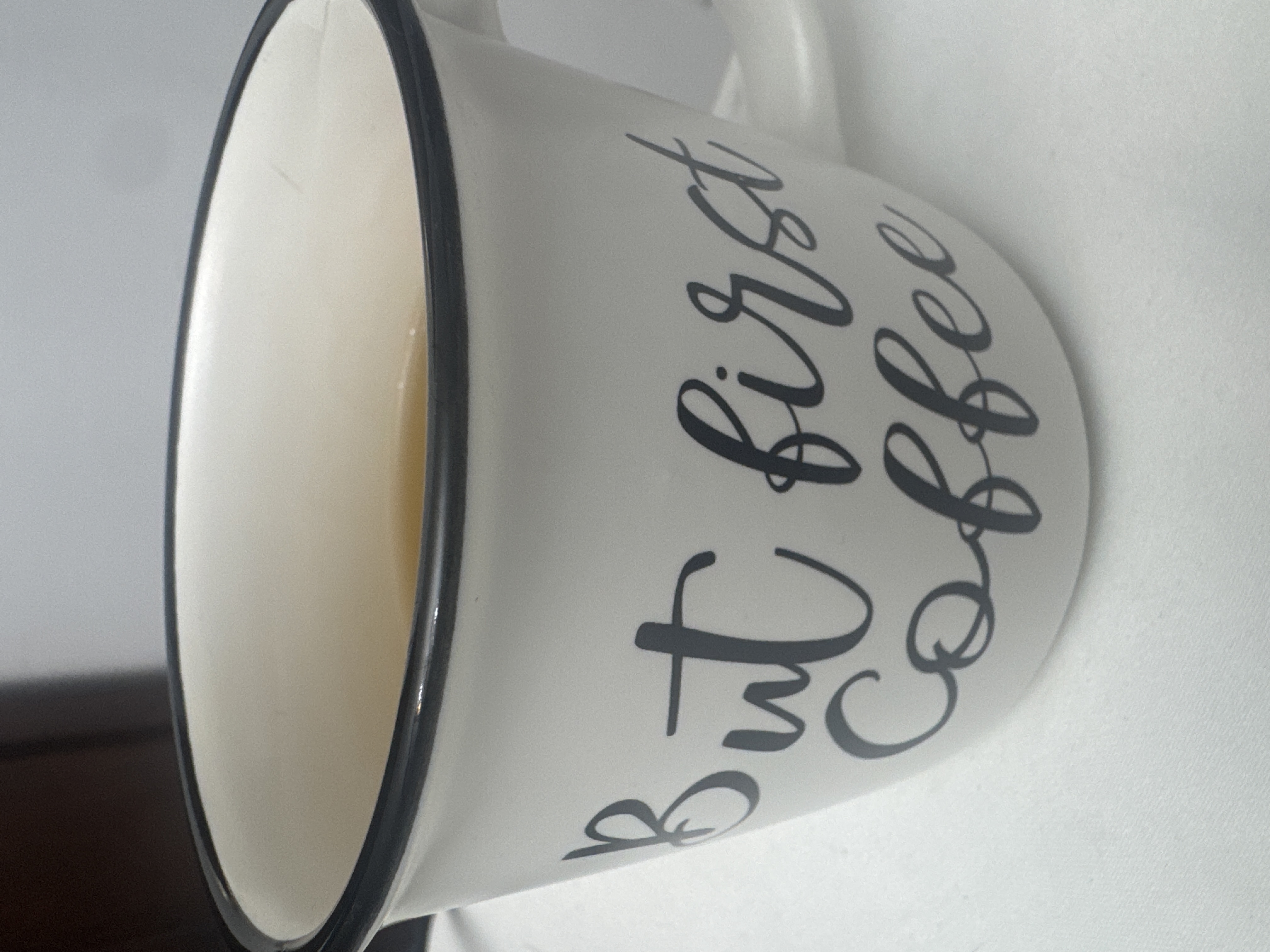 Intercambio tres tazas como esta por una taza de porcelana china